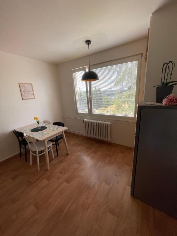 Klidny Byt Na Okraji Trutnova Apartment Luaran gambar